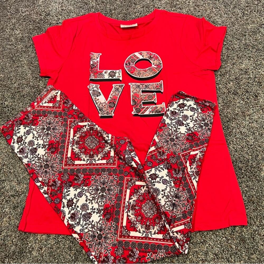 NWOT Women’s LOVE Red Outfit Size Medium / 8 - 10